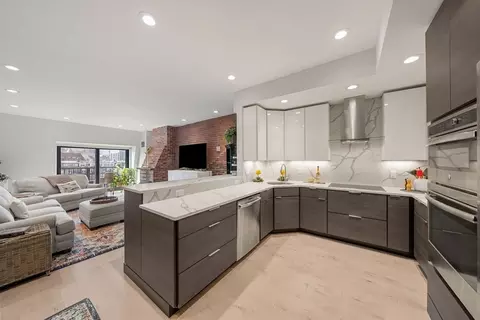 28 Atlantic Ave #638, Boston, MA 02110