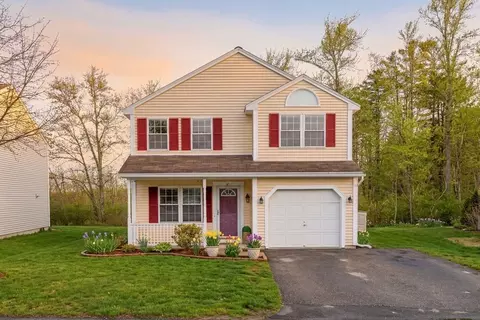 76 Juniper Ln #76, Tewksbury, MA 01876