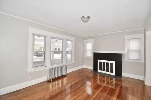 Living - 34 Castle St, Springfield, MA 01118 photo 2 of 10