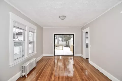 Living - 34 Castle St, Springfield, MA 01118 photo 4 of 10