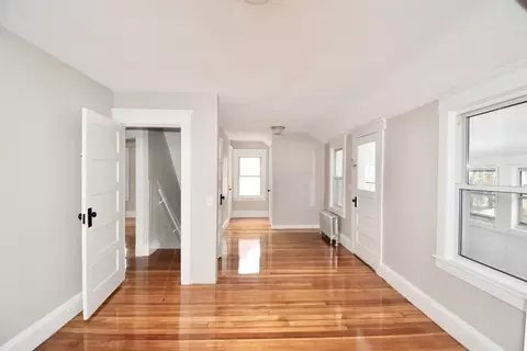 Entry Way - 34 Castle St, Springfield, MA 01118 photo 5 of 5