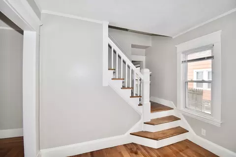 Entry Way - 34 Castle St, Springfield, MA 01118 photo 1 of 5