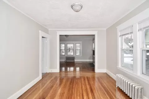Living - 34 Castle St, Springfield, MA 01118 photo 7 of 10