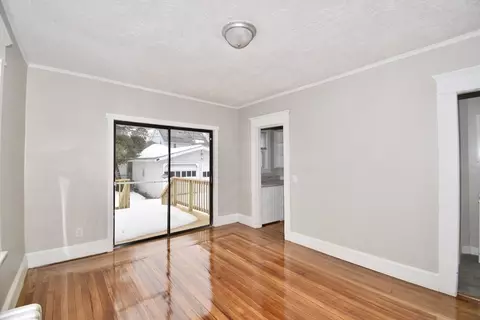 Living - 34 Castle St, Springfield, MA 01118 photo 5 of 10