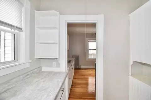 Entry Way - 34 Castle St, Springfield, MA 01118 photo 3 of 5
