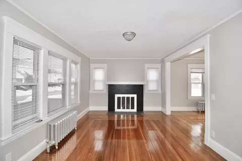 Living - 34 Castle St, Springfield, MA 01118 photo 1 of 10