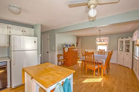88 Senator St, Springfield, MA 01129 photo 6