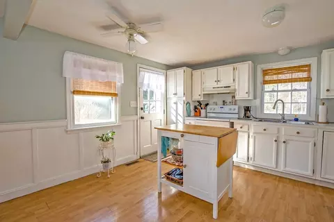 88 Senator St, Springfield, MA 01129 photo 7