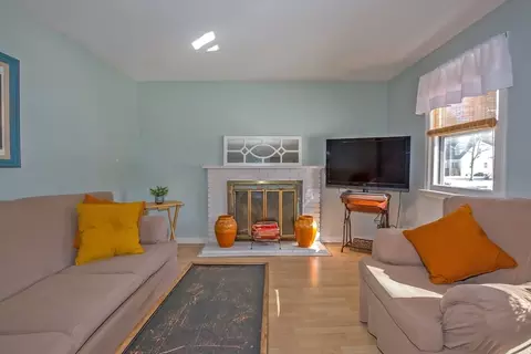 88 Senator St, Springfield, MA 01129 photo 11