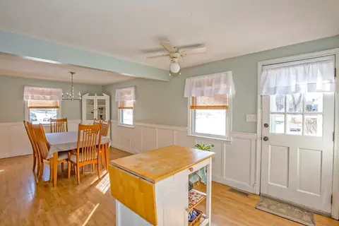 88 Senator St, Springfield, MA 01129 photo 5