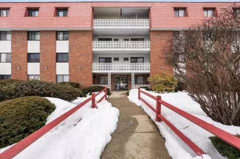 131 Pierce St #201, Malden, MA 02148