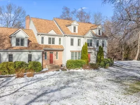 55 Nourse St, Westborough, MA 01581