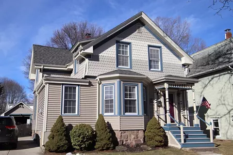 43 Taylor St, Saugus, MA 01906