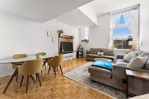 51 Pettee St #31, Newton, MA 02464