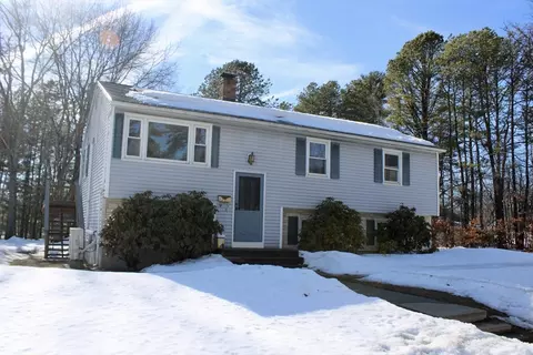 23 Sunset Dr, Turners Falls, MA 01376