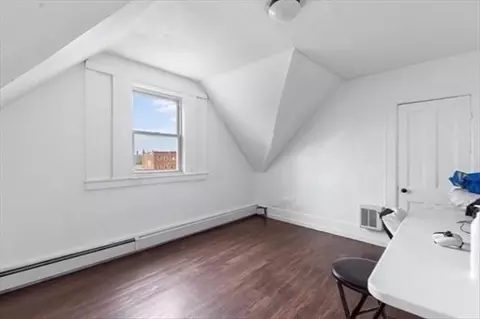 Bedroom - 24 Adams St, Springfield, MA 01105 photo 3 of 3