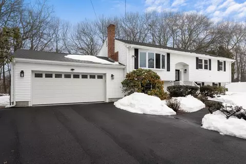 51 Peters Dr, Stoughton, MA 02072