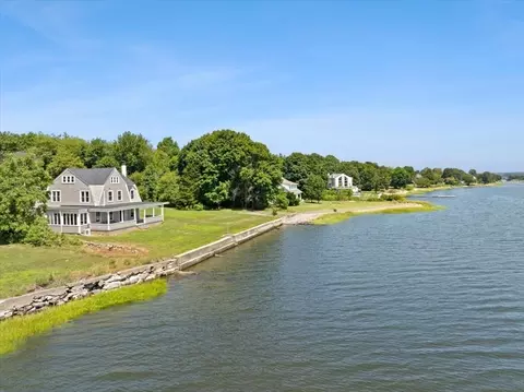 1366 Gardners Neck Rd, Swansea, MA 02777