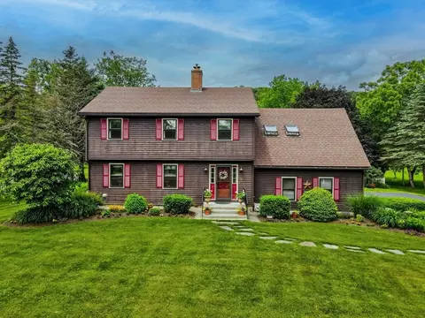 714 Colrain Rd, Greenfield, MA 01301