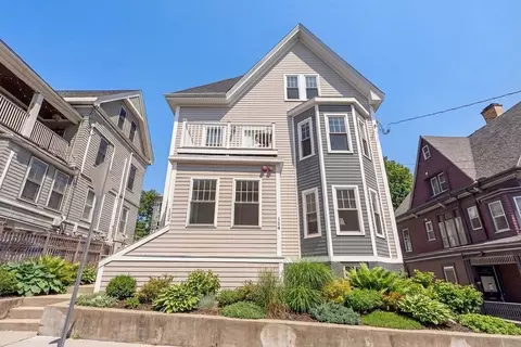 122 Paul Gore St #2, Boston, MA 02130