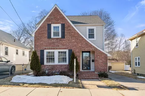 76 Lasell St, West Roxbury, MA 02132