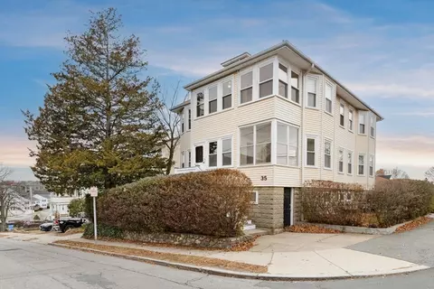 35 Richardson St #2, Wakefield, MA 01880
