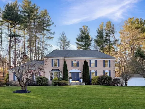 48 Dover Cir, Franklin, MA 02038