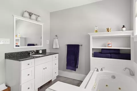 Bath - 52 Andover St, Georgetown, MA 01833 photo 2 of 5