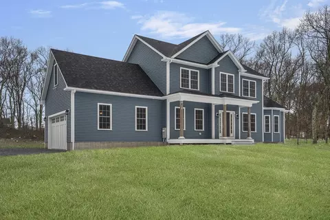91 Cross St, Seekonk, MA 02771