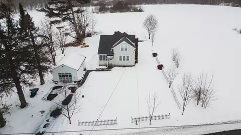 25 Barton Rd, Greenfield, MA 01301