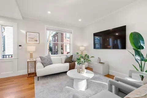 2 Gold Star Ct, Cambridge, MA 02140