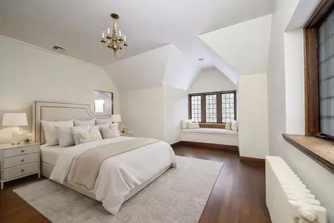 Bedroom - 3 Evergreen Ln, Hingham, MA 02043 photo 5 of 7