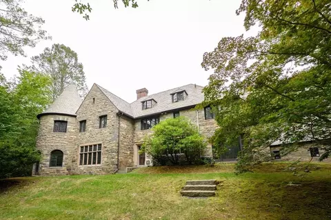 Exterior - 3 Evergreen Ln, Hingham, MA 02043 photo 7 of 11