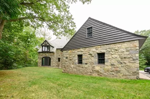 Exterior - 3 Evergreen Ln, Hingham, MA 02043 photo 10 of 11