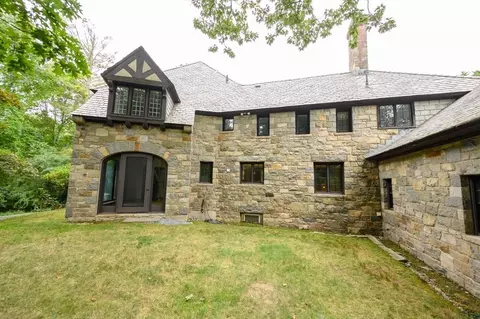 Exterior - 3 Evergreen Ln, Hingham, MA 02043 photo 8 of 11