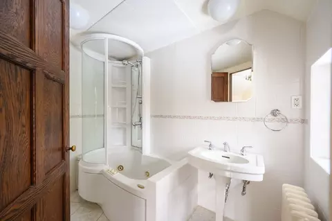 Bath - 3 Evergreen Ln, Hingham, MA 02043 photo 3 of 4