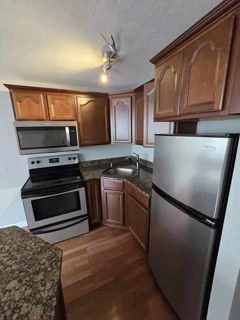 340 Main St #311, Melrose, MA 02176