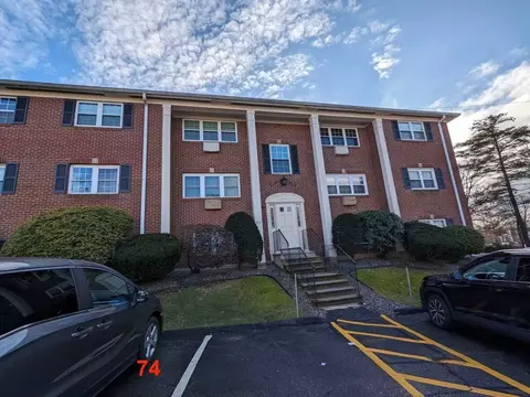 29 Arlington Rd #32, Woburn, MA 01801