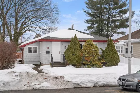 35 Dustin St, Worcester, MA 01604 photo 2