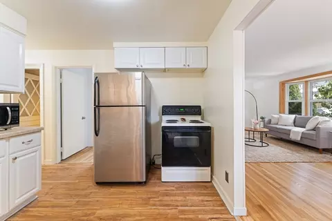 35 Dustin St, Worcester, MA 01604 photo 11