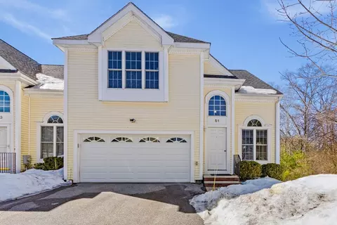 51 Knowlton Cir #51, Upton, MA 01568