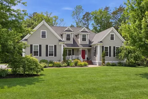 27 Henrys Ln, Norwell, MA 02061