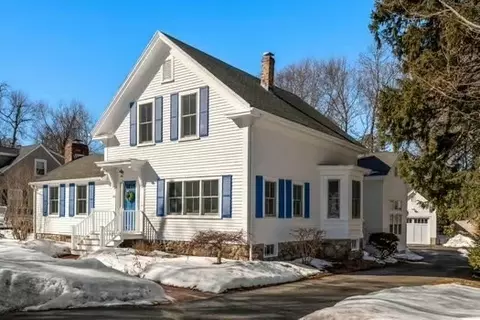 103 Oak St, Reading, MA 01867
