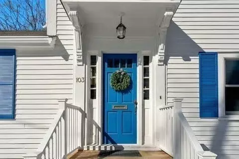 103 Oak St, Reading, MA 01867 photo 3