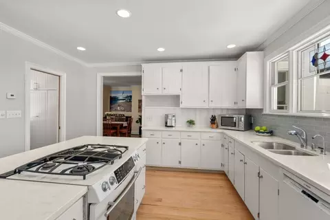 103 Oak St, Reading, MA 01867 photo 7