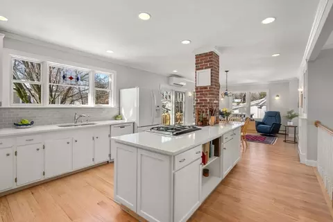 103 Oak St, Reading, MA 01867 photo 6