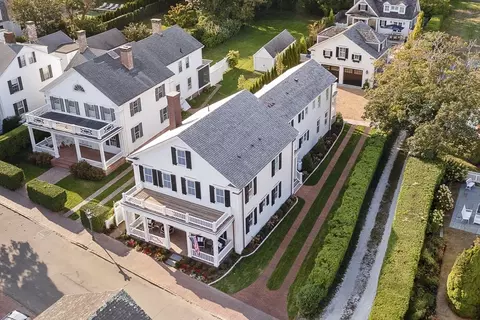 114 N Water St, Edgartown, MA 02539