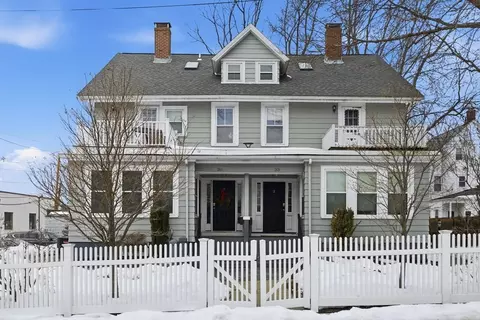 33-35 Howard St #35-1, Watertown, MA 02472