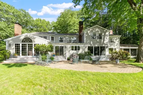 308 Musterfield Rd, Concord, MA 01742