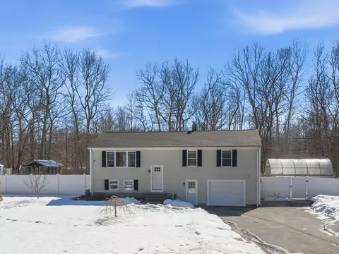 2944 Anderson Dr, Dighton, MA 02715